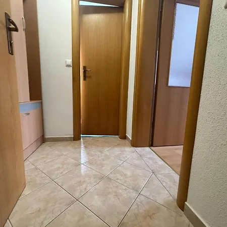 M. Rados شقة كوبريس