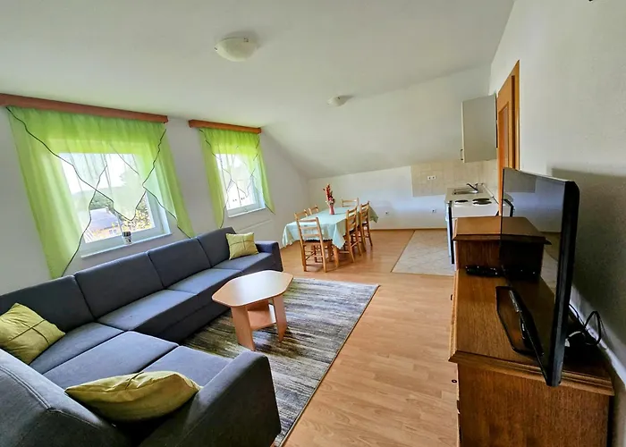 شقة M. Rados كوبريس