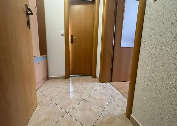 M. Rados شقة كوبريس